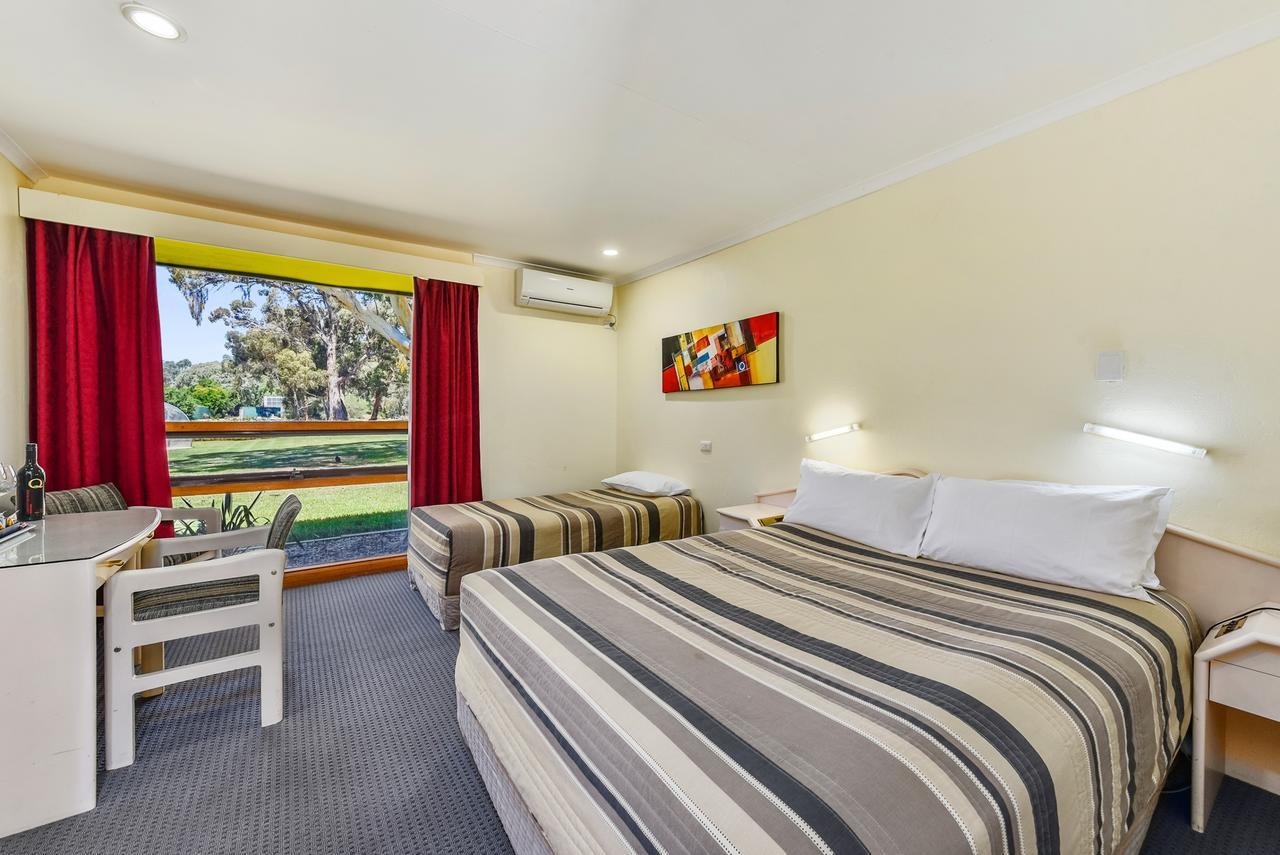 William Macintosh Motor Lodge Naracoorte Exterior foto