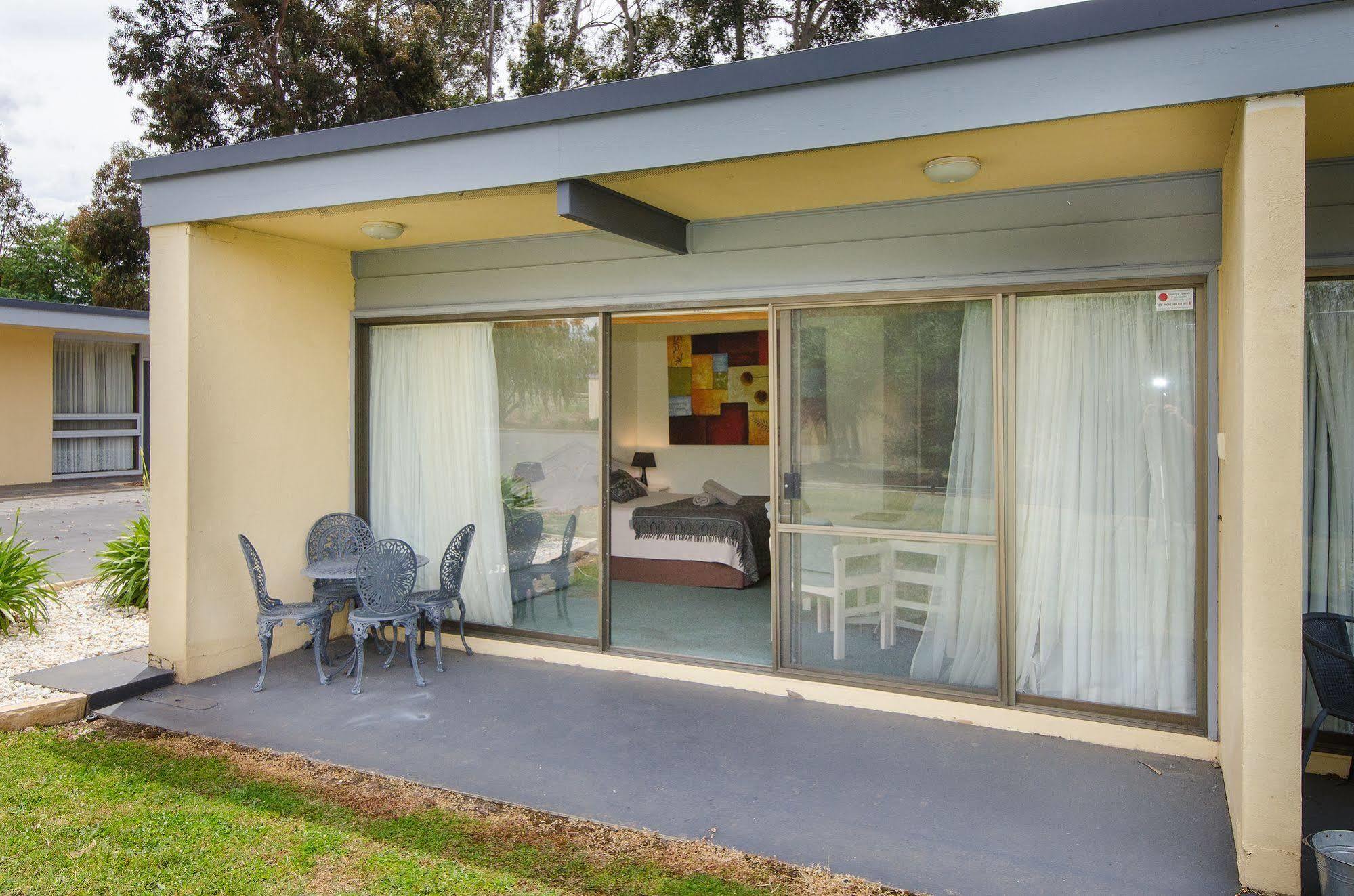 William Macintosh Motor Lodge Naracoorte Exterior foto